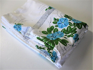 Illustration for article titled This Summer, Buy a Vintage TableclothÂ